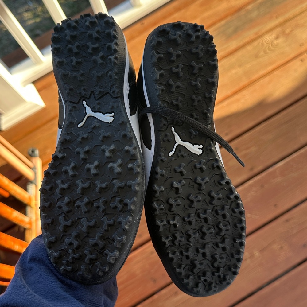 Puma King Top Turf soccer cleats. Size 4 - Picture 6 of 8